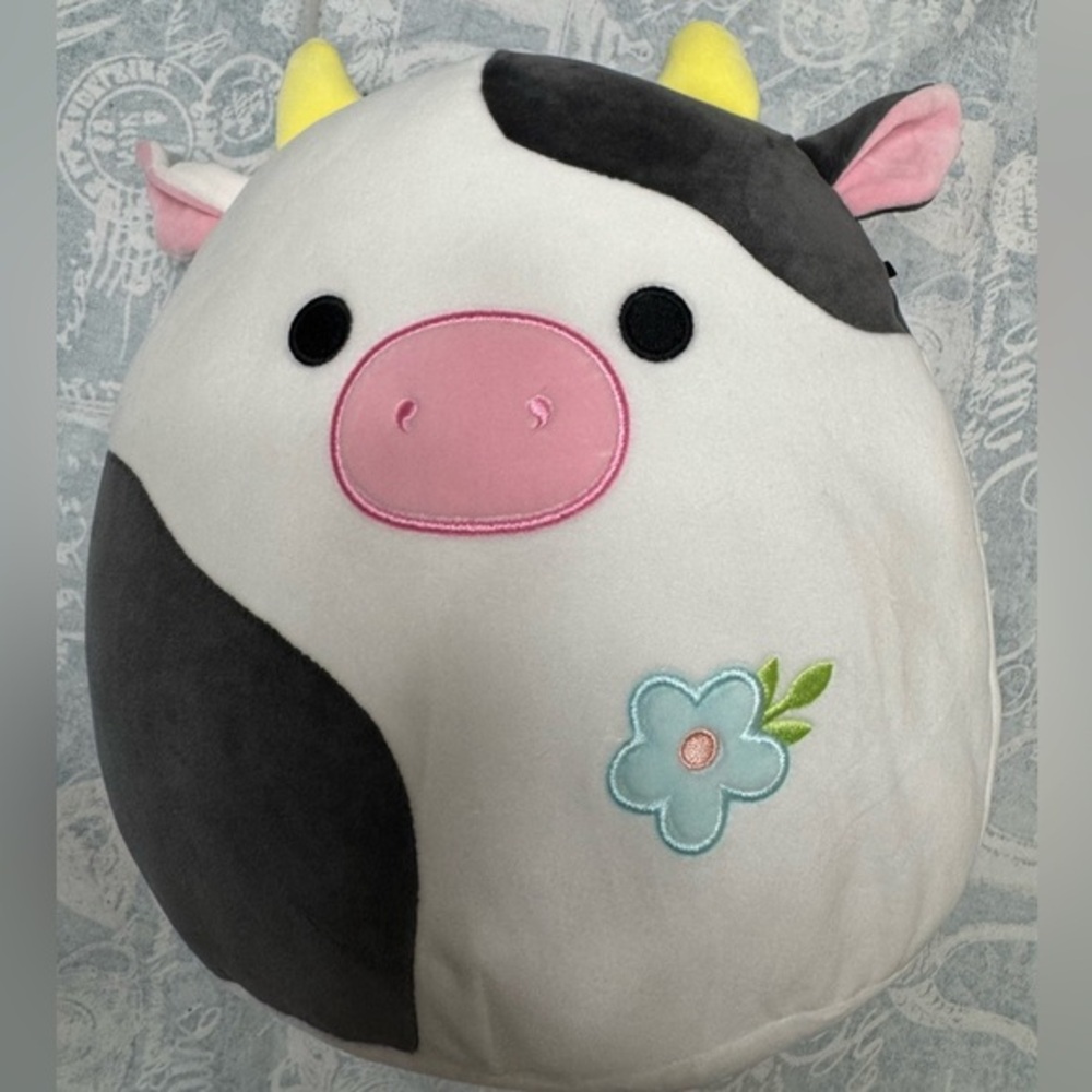Squishmallow Connor the cow Easter edition Kellytoy 11 inch